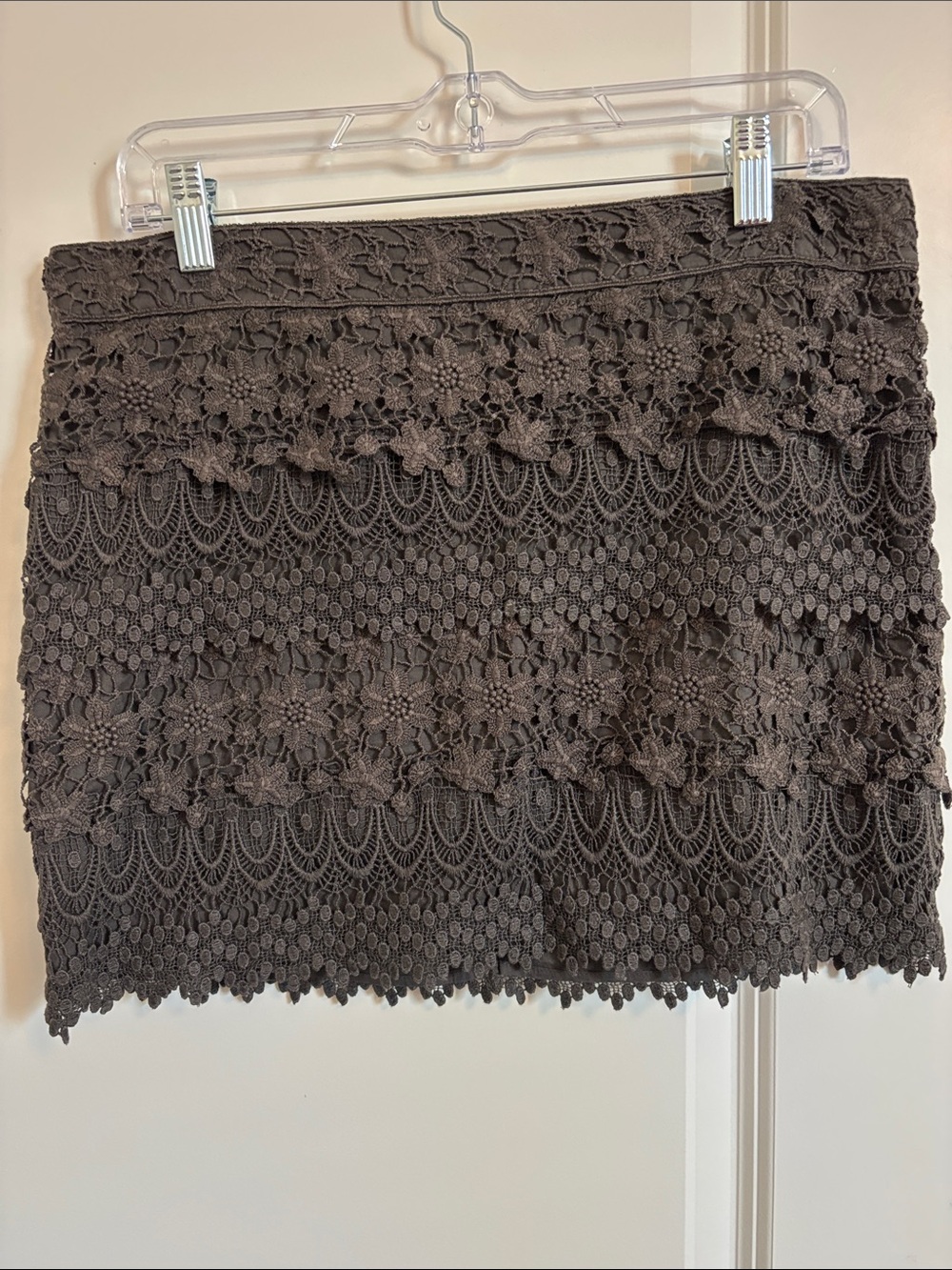 American Eagle Outfitters Brown Tiered Lace Mini Skirt. Size 10